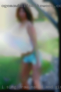 I sing draw naked and girls play the piano in Nicholasville KY.